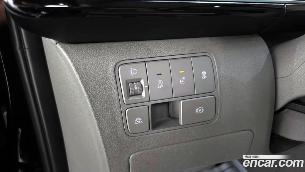 Hyundai Staria 4WD Lounge 9-Seater, 2023