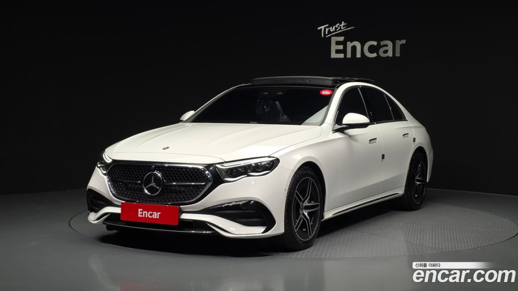 Mercedes-Benz E-Class E300 4MATIC AMG Line, 2025