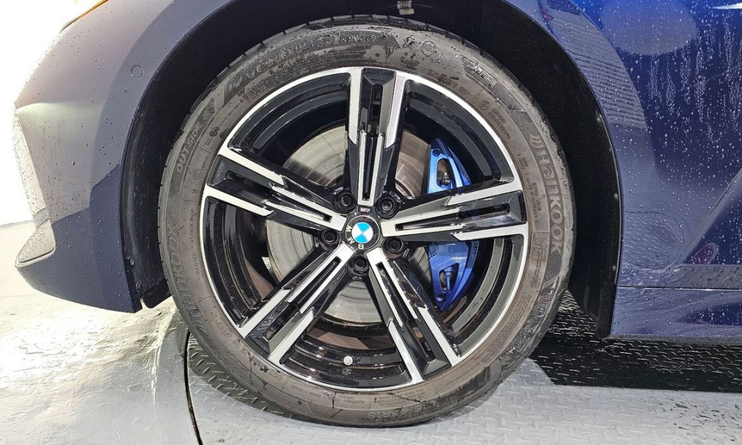 BMW 3-Series 320i M Sport, 2025