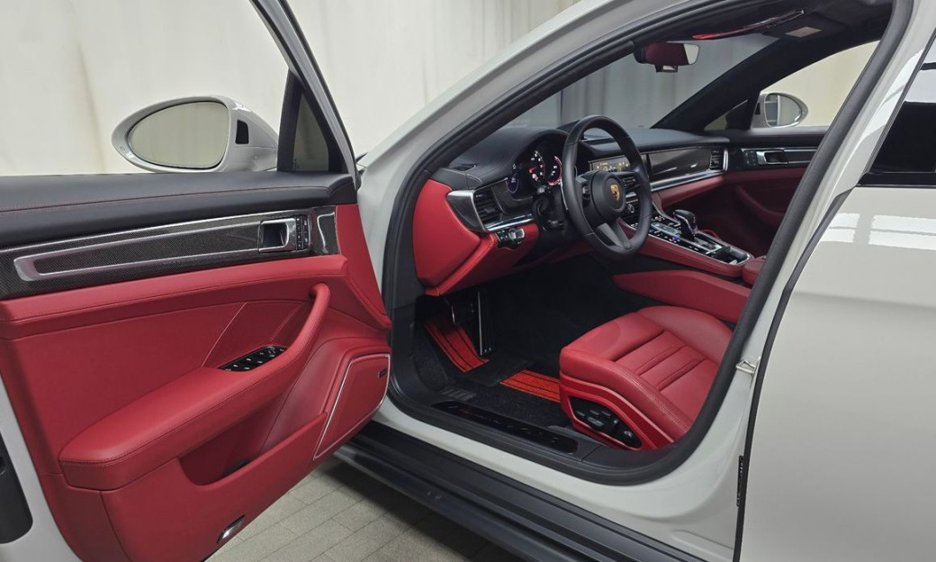 Porsche Panamera 4.0 GTS, 2024