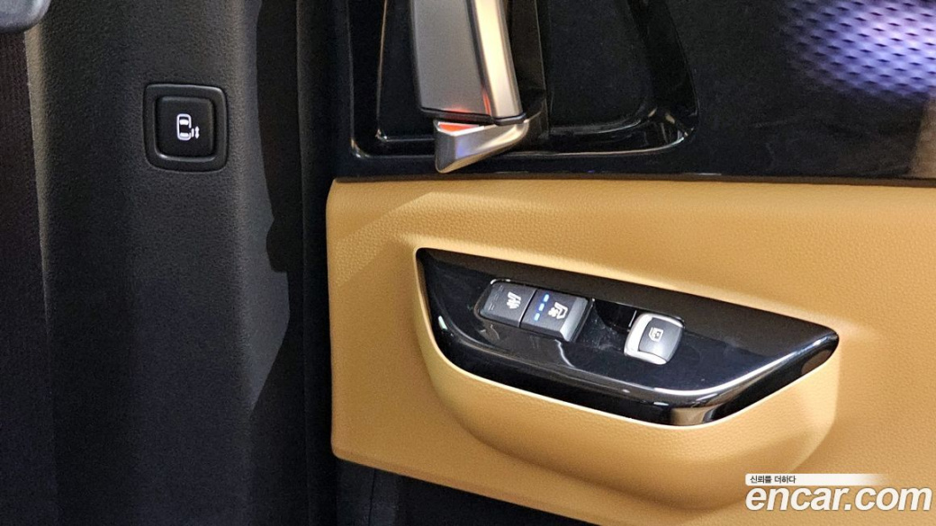 Kia Carnival 9-Seater Signature, 2023