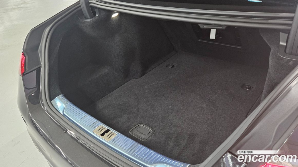 Mercedes-Benz S-Class S500L 4MATIC, 2025