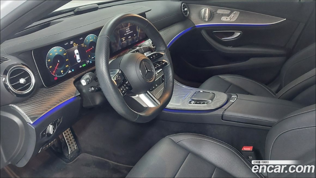 Mercedes-Benz E-Class E350 4MATIC AMG Line, 2023