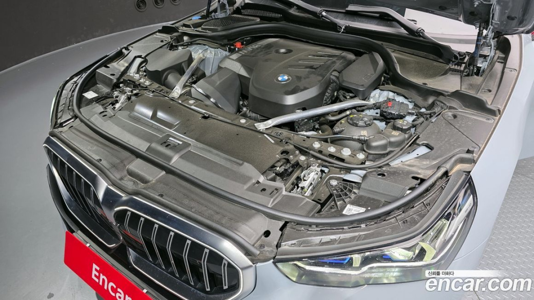 BMW 5-Series 520i M Sport, 2025