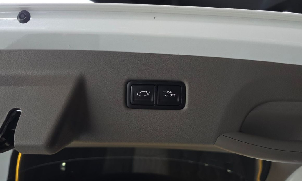 Kia Carnival 9-Seater Signature, 2024