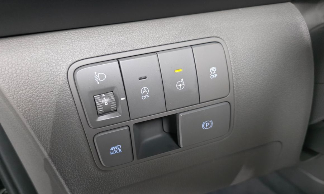 Hyundai Staria 4WD Lounge 7-Seater, 2024