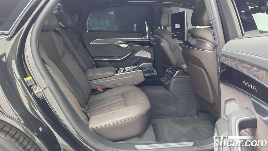 Audi A8 55 TFSI Quattro Premium LWB, 2022