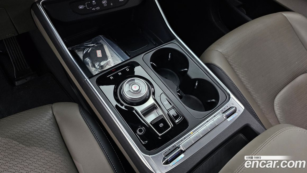 Kia Carnival 7-Seater Signature, 2024
