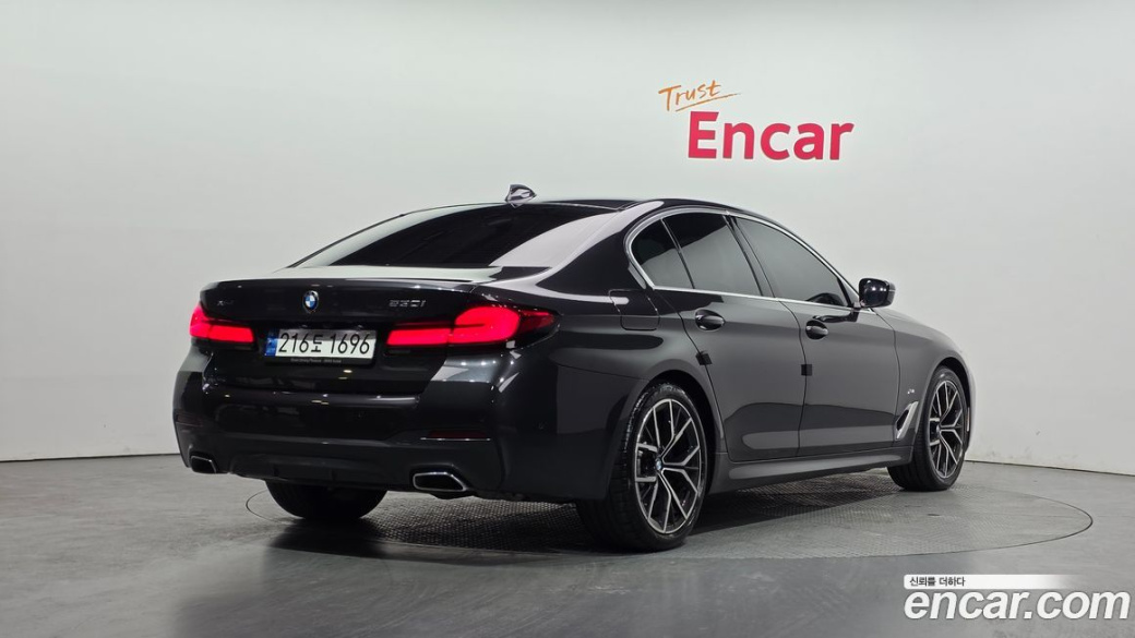 BMW 5-Series 530i xDrive M Sport Package, 2023