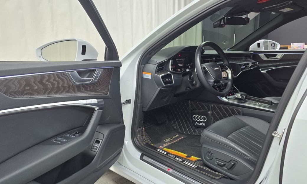 Audi A6 45 TFSI Quattro Premium, 2023