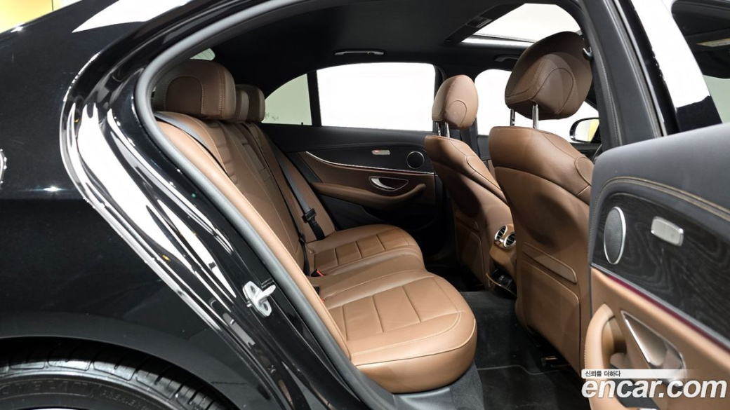 Mercedes-Benz E-Class E250 AMG Line, 2023