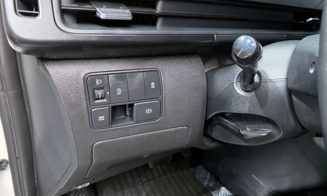 Hyundai Staria 4WD Tourer 11-Seater, 2022