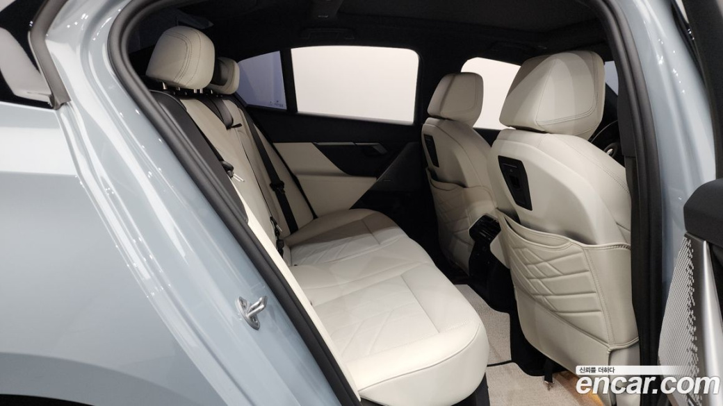 BMW 5-Series 520i M Sport, 2025