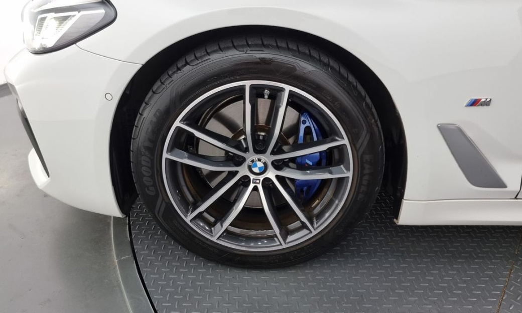 BMW 5-Series 520i M Sport, 2023
