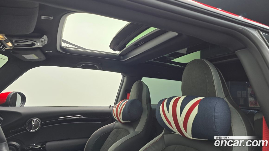 Mini Cooper JCW, 2024