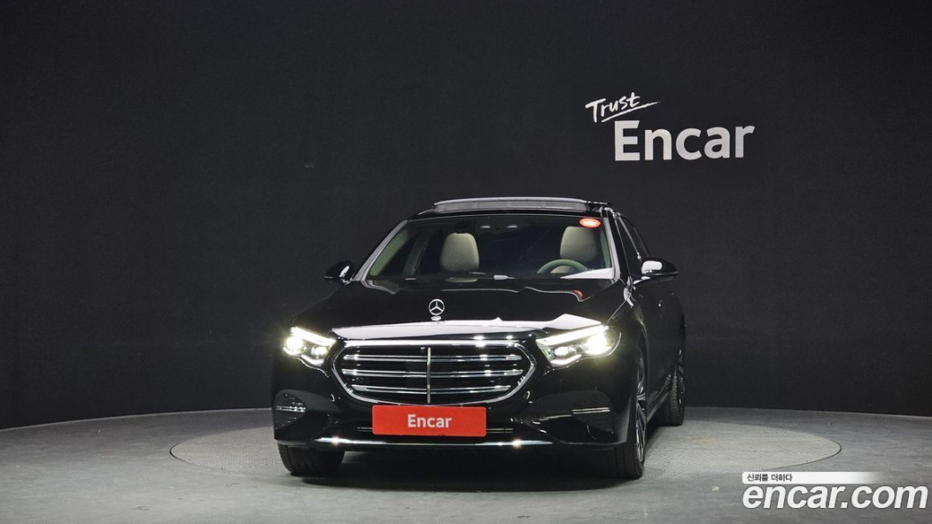 Mercedes-Benz E-Class E300 4MATIC Exclusive, 2024