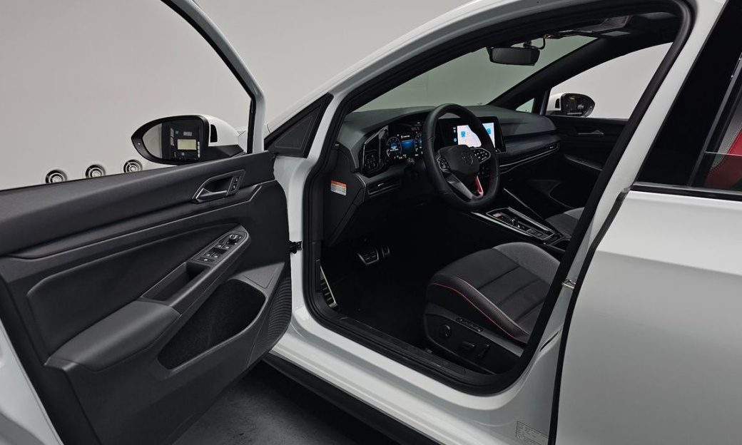 Volkswagen Golf 2.0 GTI, 2024