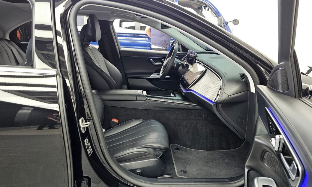 Mercedes-Benz E-Class E200 Avantgarde, 2025