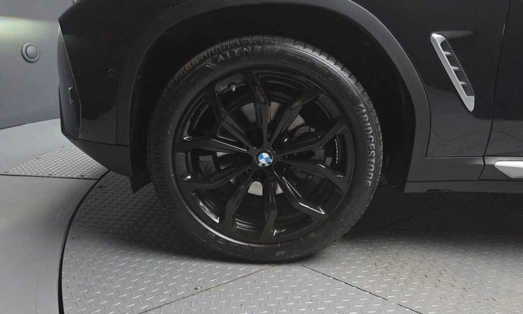 BMW X4 xDrive20i xLine, 2025