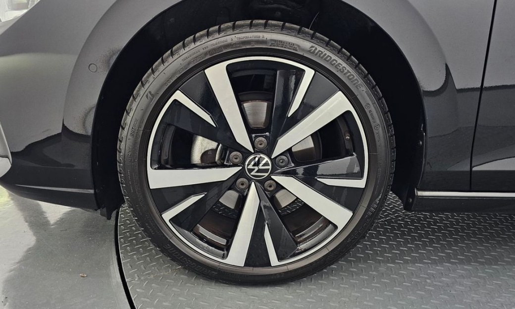 Volkswagen Golf 2.0 TDI Prestige, 2025