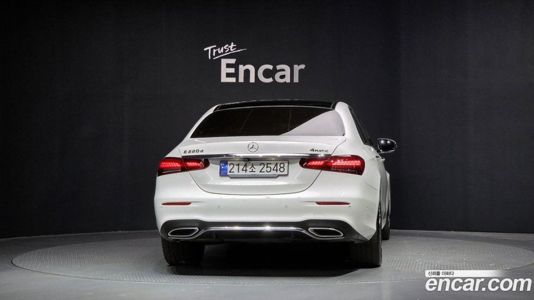 Mercedes-Benz E-Class E220d 4MATIC AMG Line, 2023