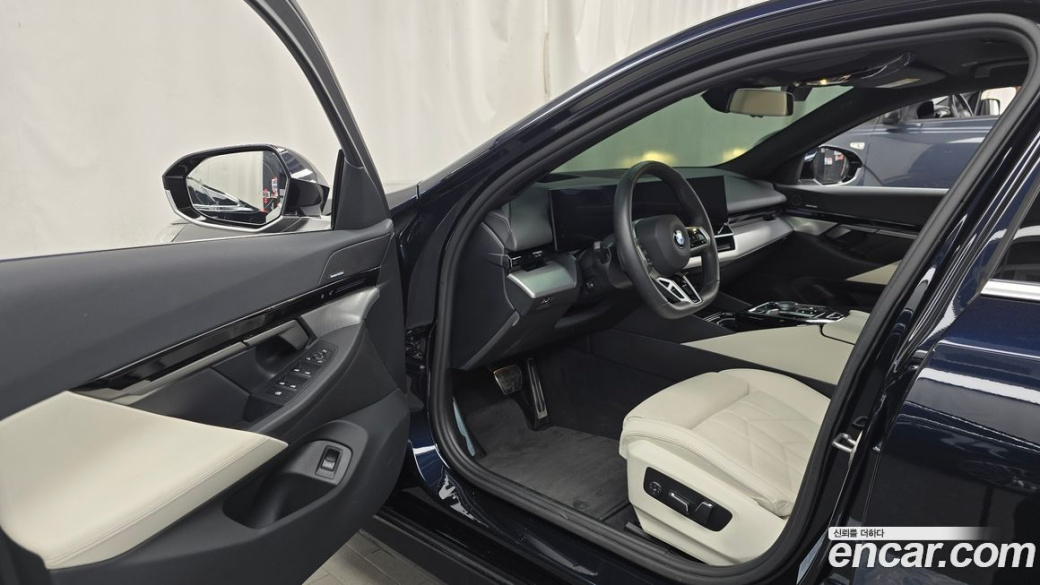 BMW 5-Series 520i M Sport, 2024