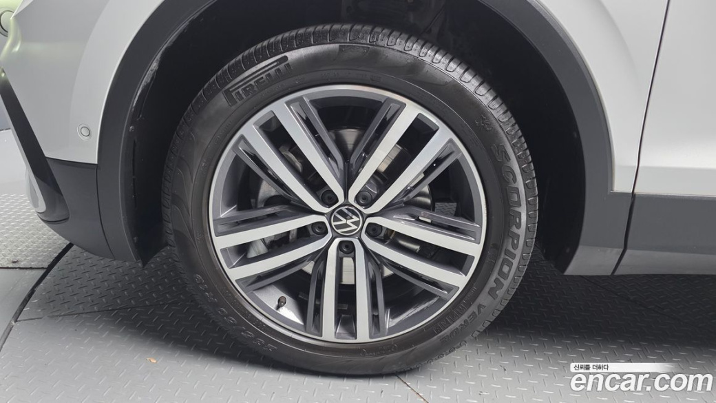 Volkswagen Tiguan 2.0 TSI Prestige, 2023