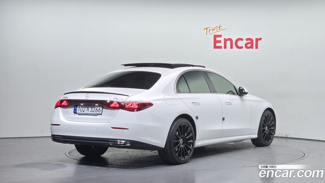 Mercedes-Benz E-Class E220d 4MATIC Exclusive, 2024