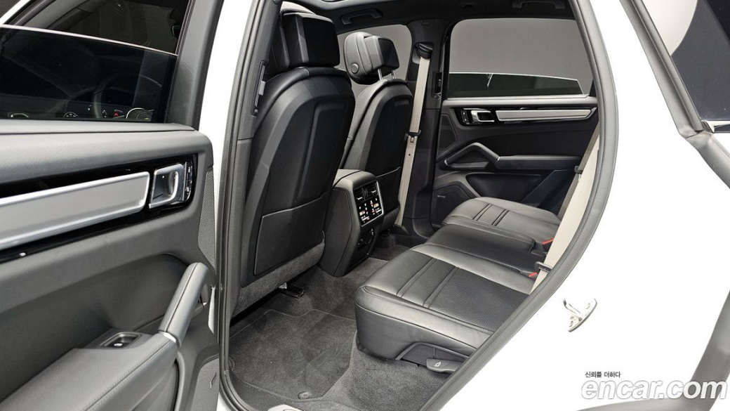 Porsche Cayenne 3.0 PLATINUM EDITION, 2023