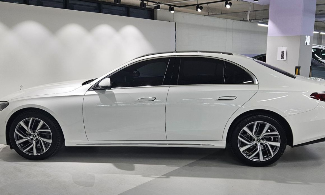 Mercedes-Benz E-Class E220d 4MATIC Exclusive, 2025