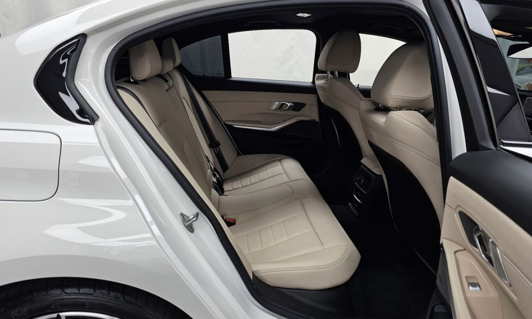 BMW 3-Series M340i Pro, 2026