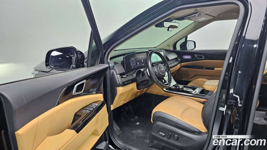 Kia Carnival 9-Seater Signature, 2023