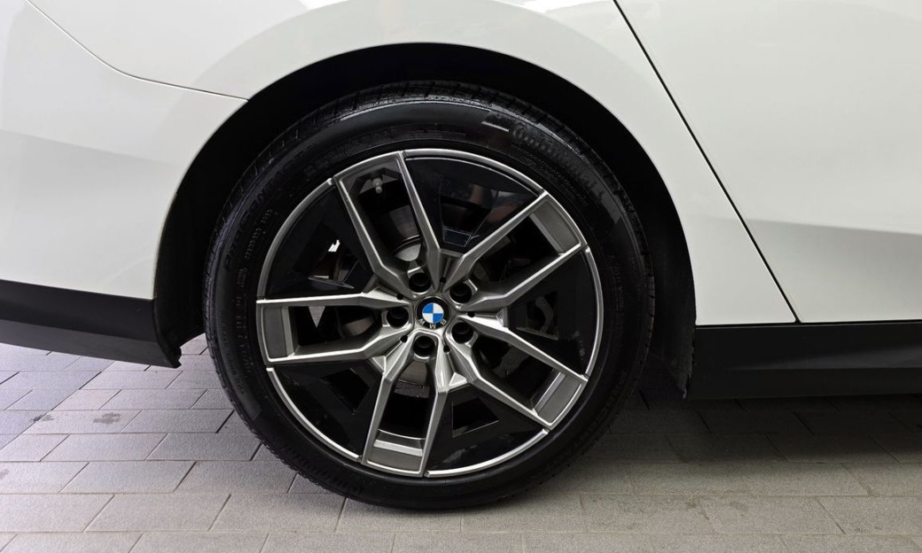 BMW 5-Series 520i, 2024