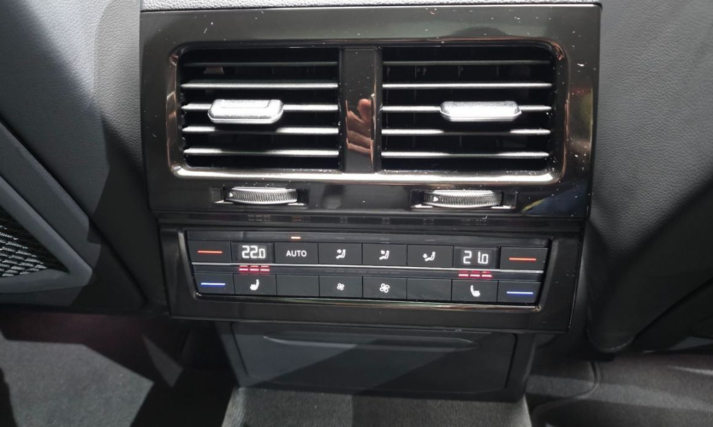 Volkswagen Touareg 3.0 TDI Prestige, 2024