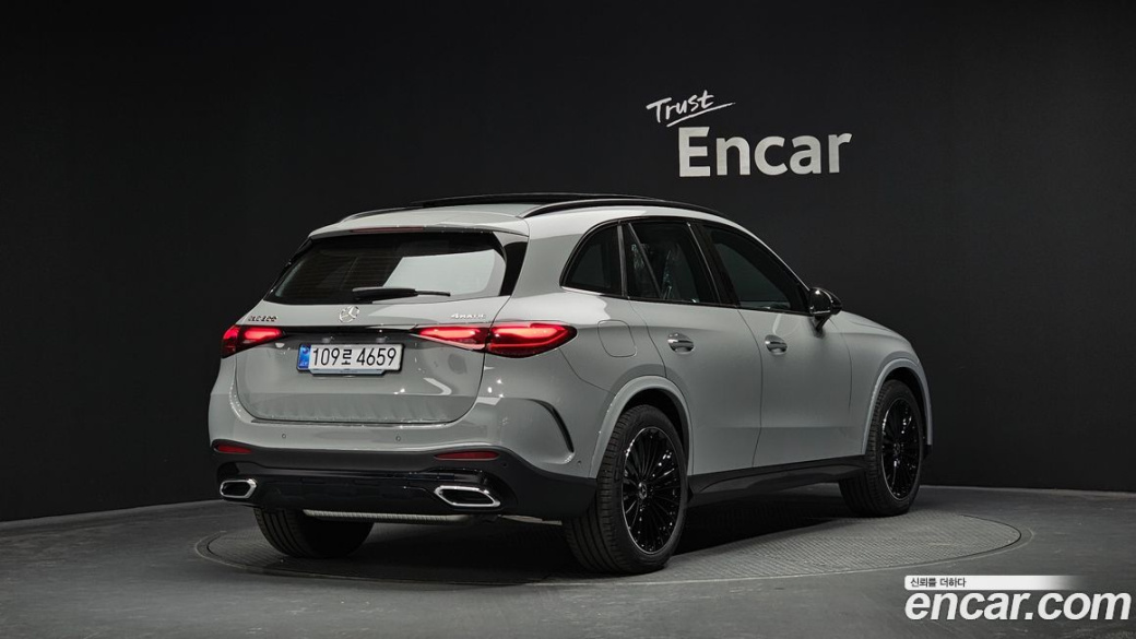 Mercedes-Benz GLC-Class GLC300 4MATIC AMG Line, 2026