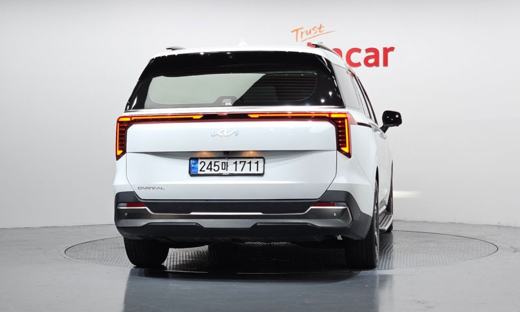 Kia Carnival 9-Seater Signature, 2025