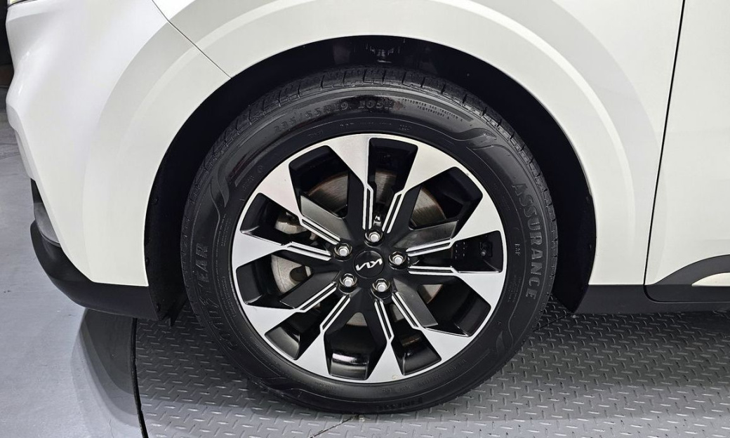 Kia Carnival 9-Seater Noblesse, 2023