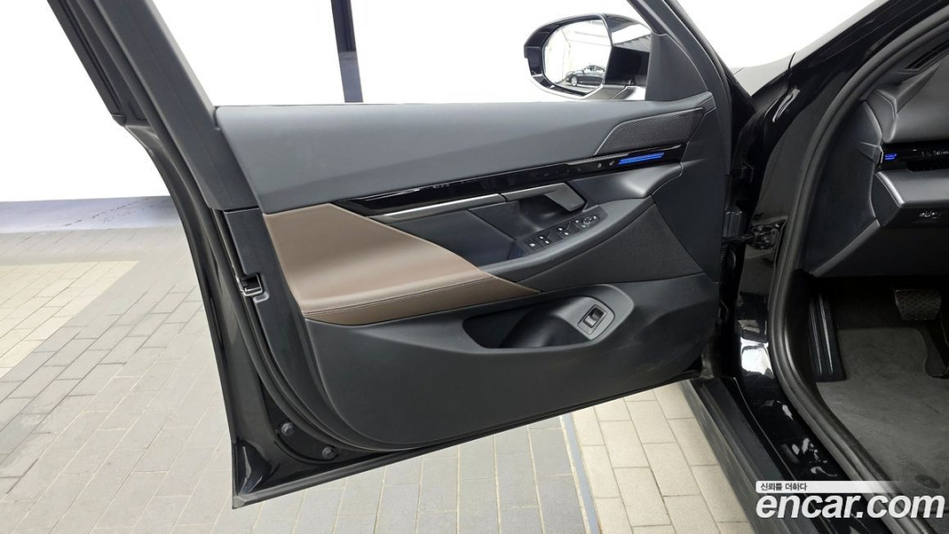 BMW 5-Series 523d, 2024
