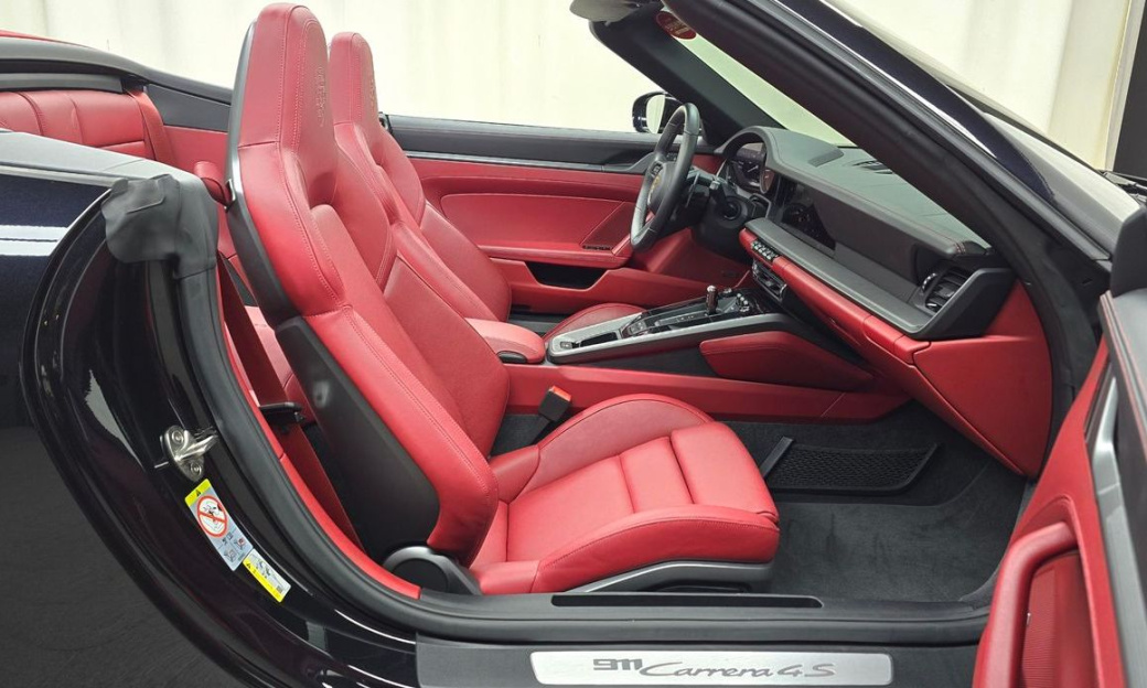 Porsche 911 Carrera 4S Cabriolet, 2024