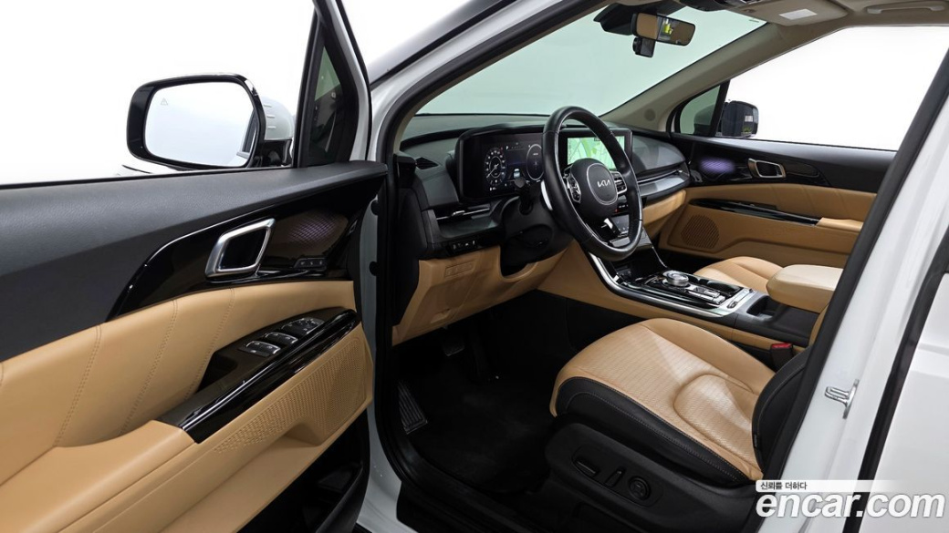 Kia Carnival 7-Seater Signature, 2023