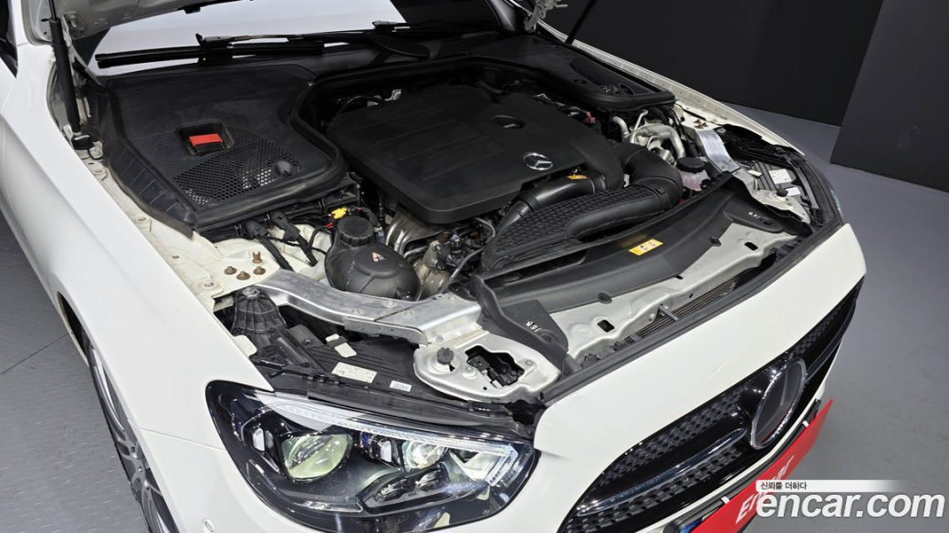 Mercedes-Benz E-Class E350 4MATIC AMG Line, 2022