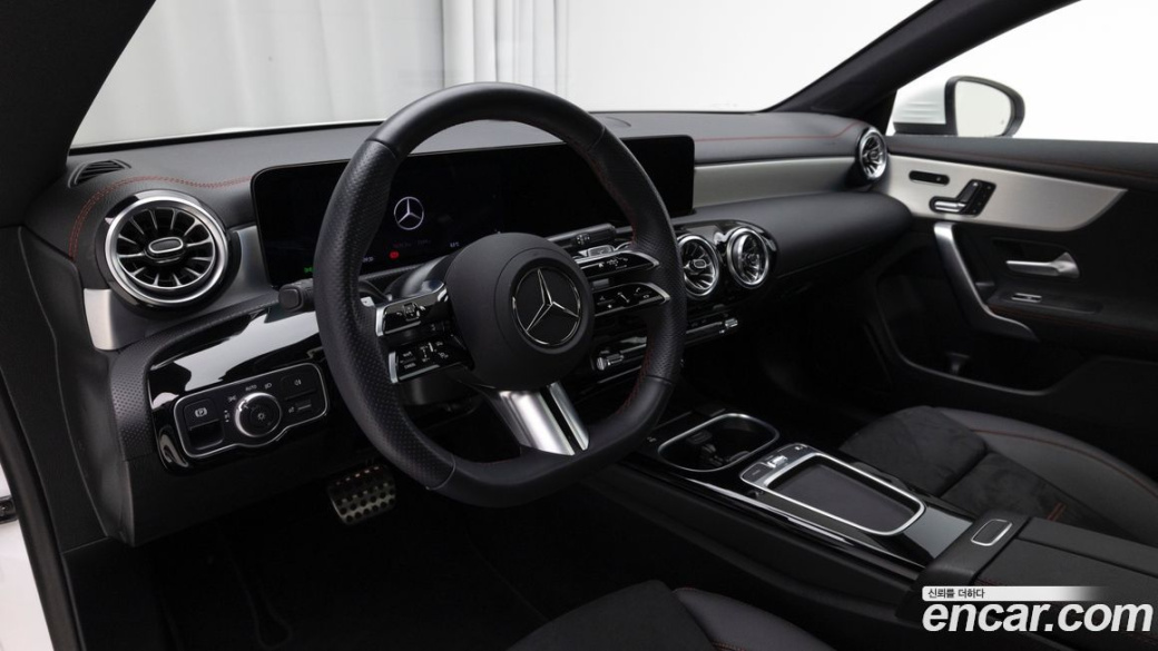 Mercedes-Benz CLA-Class CLA250 4MATIC, 2025