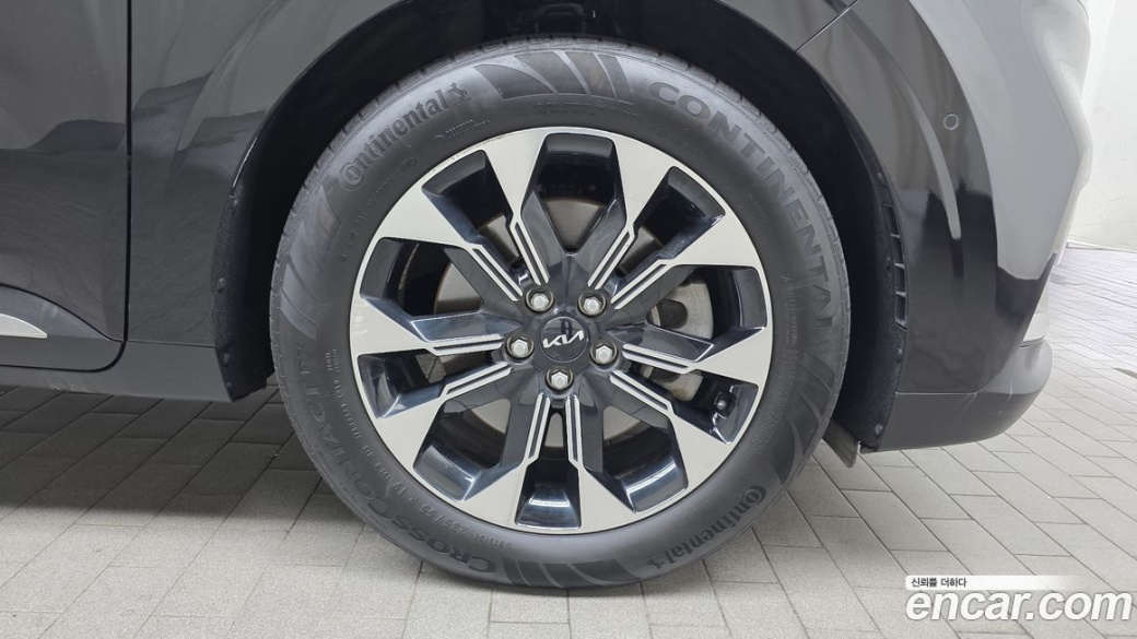 Kia Carnival 9-Seater Signature, 2023