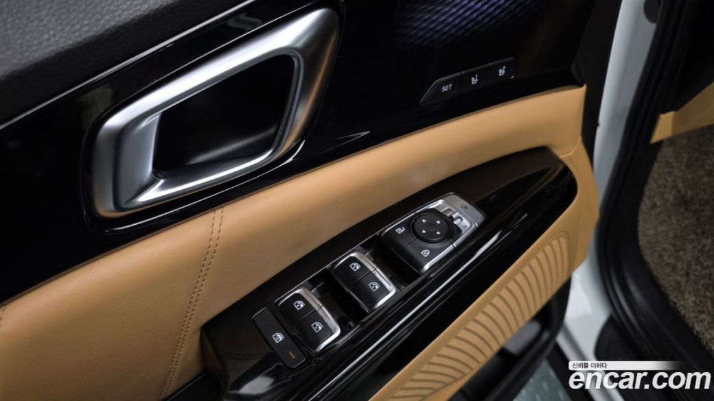 Kia Carnival 9-Seater Signature, 2023