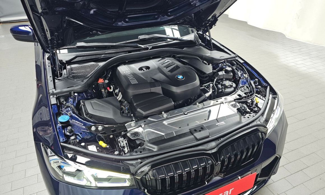 BMW 3-Series 320i M Sport, 2025
