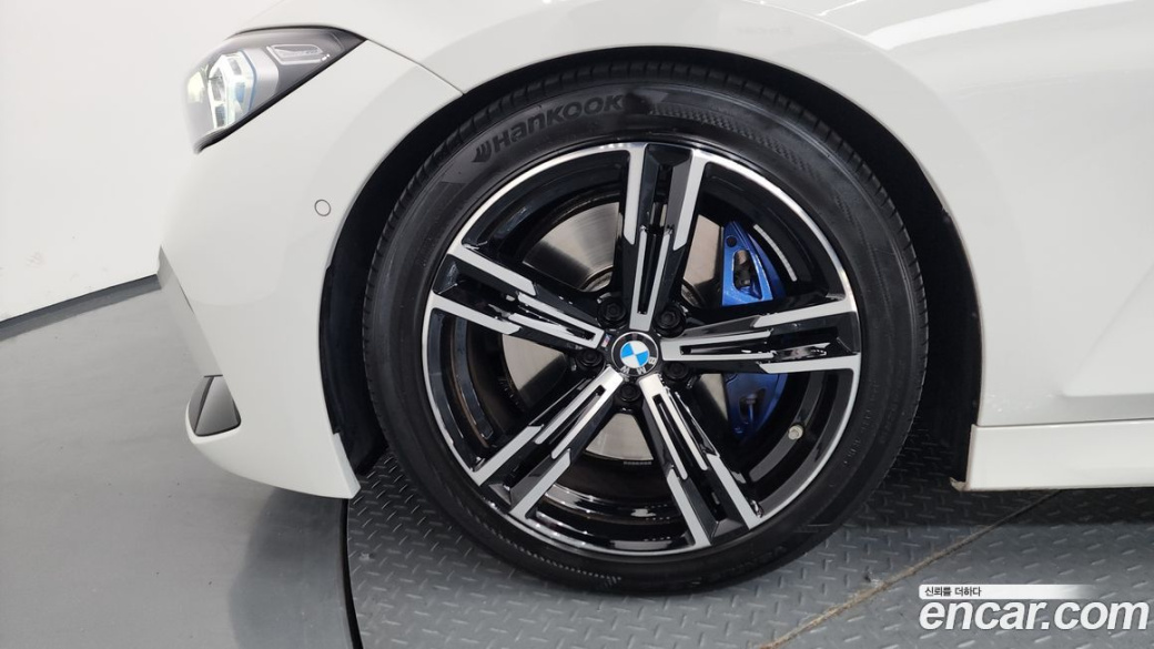 BMW 3-Series 320i M Sport, 2023