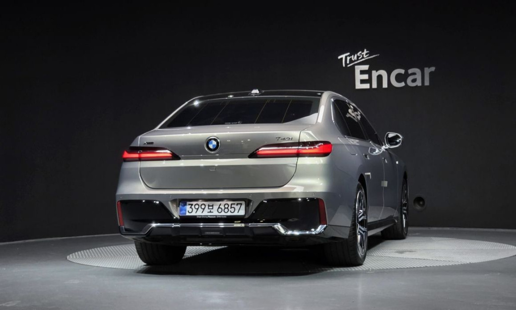 BMW 7-Series 740i xDrive M Sport Limited, 2025