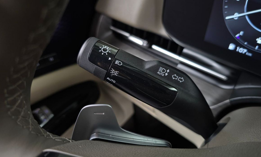 Kia Carnival 11-Seater Signature, 2023