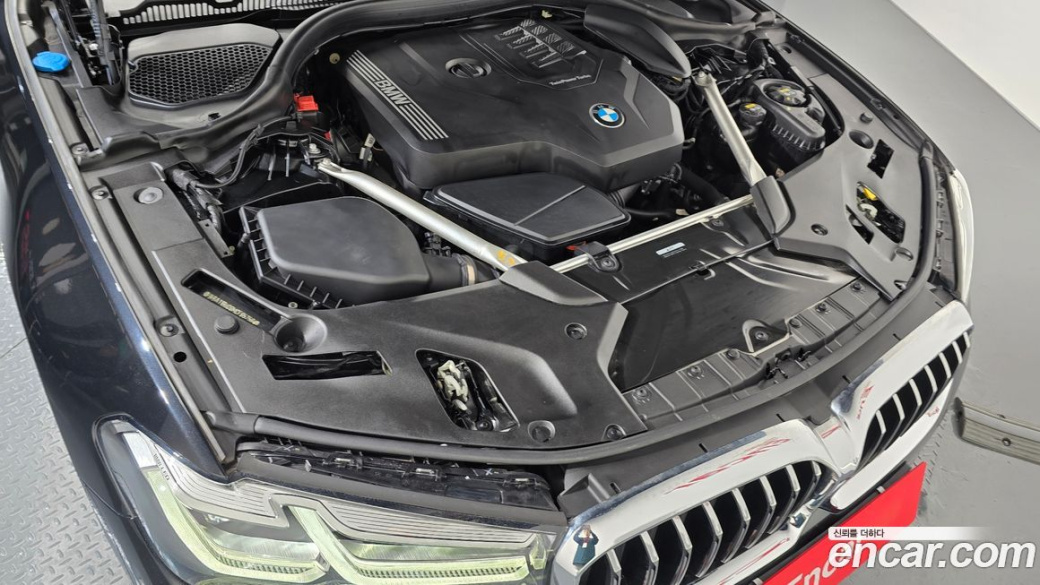 BMW 5-Series 520i Luxury, 2021