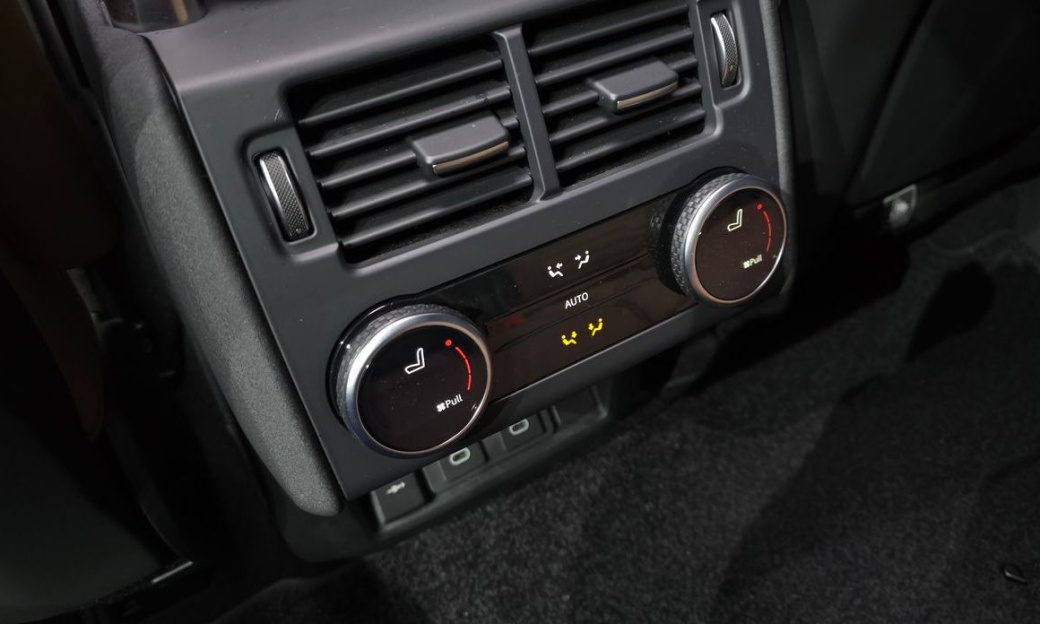 Land Rover Discovery D300 Dynamic HSE, 2024